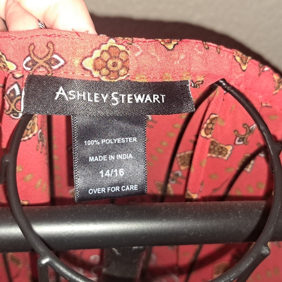 Beautiful sheer blouse. - Picture 2 of 2